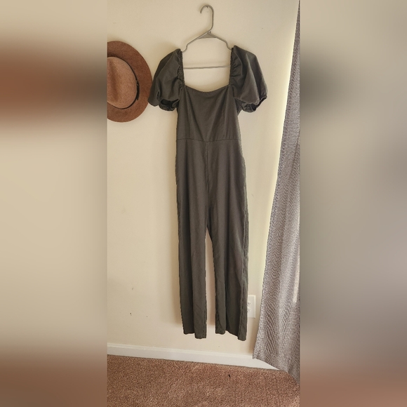 Francesca's Collections Pants - Olive green jumpsuit